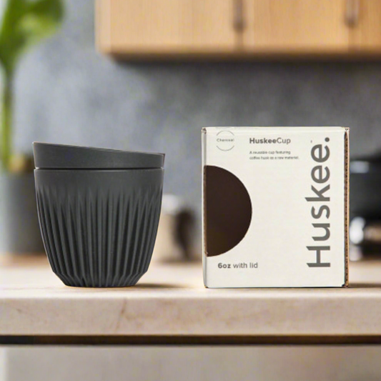 Huskee Reuseable Coffee Cup In Charcoal With Lid 6oz